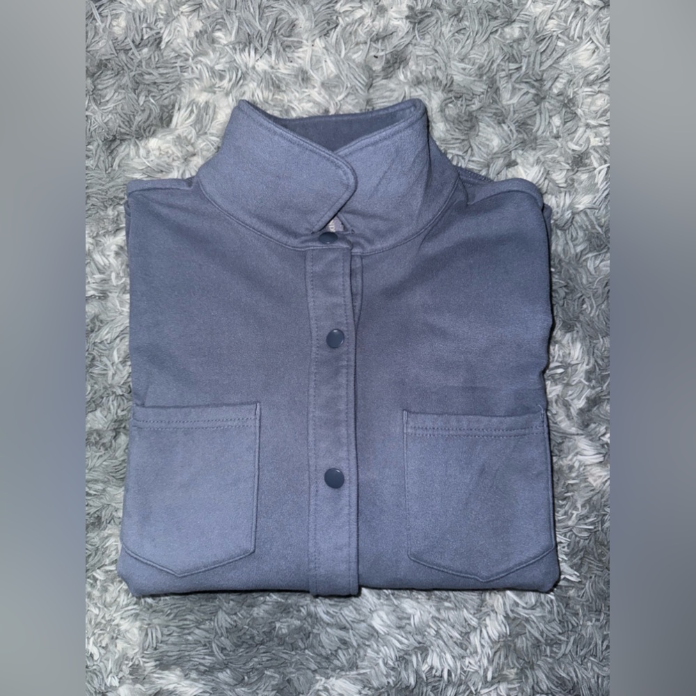 Women’s fleece snap button-up
